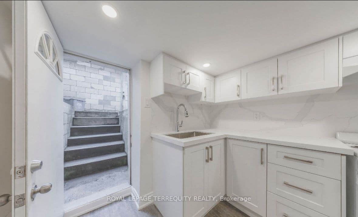Unit Bsmt 185 Laughton Avenue photo 1