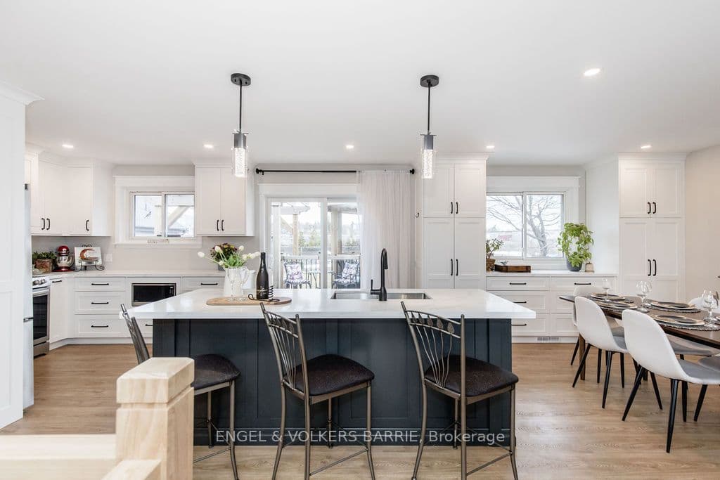 68 Ottaway Avenue photo 1