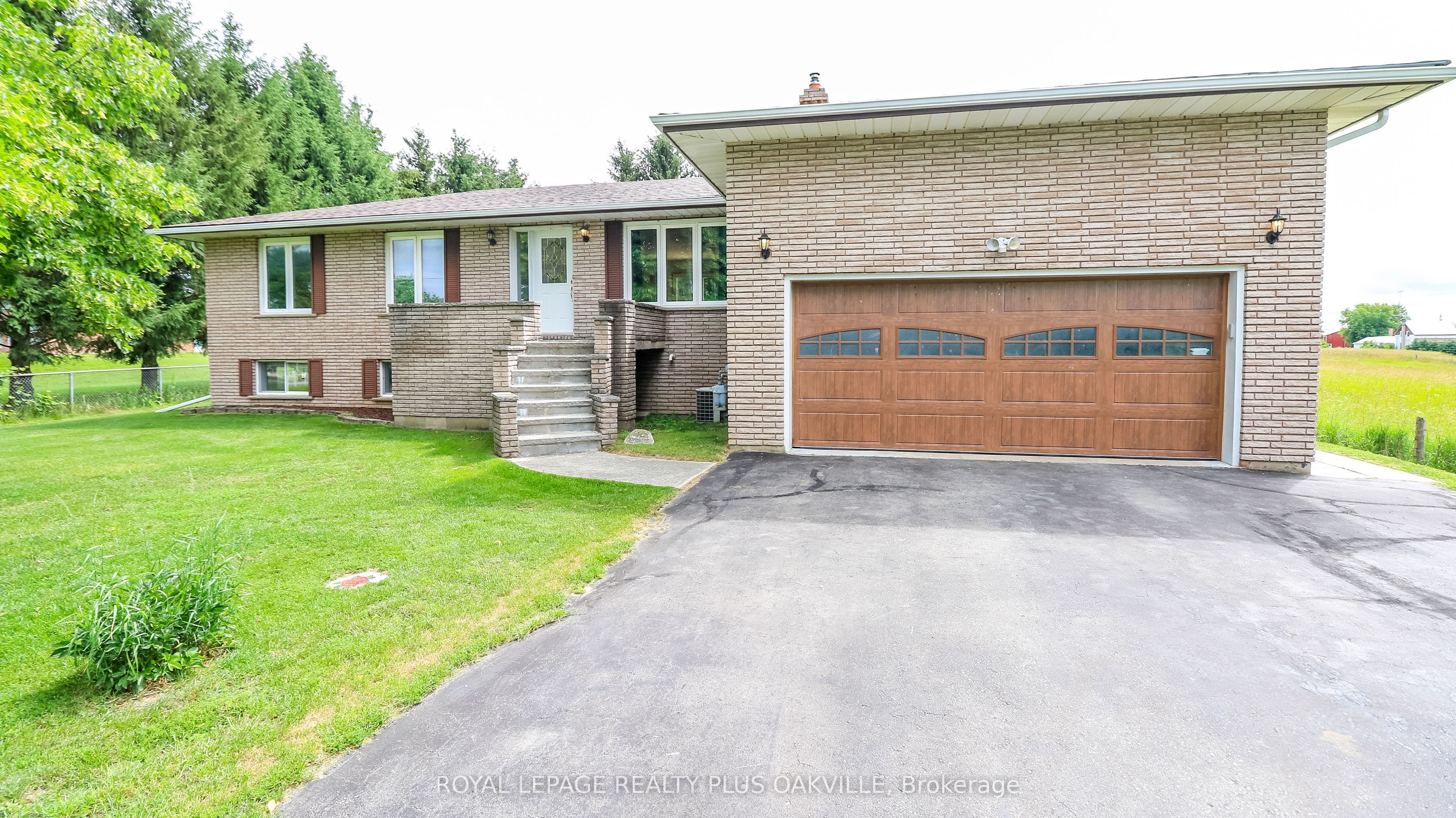 52 Denney Road photo 1