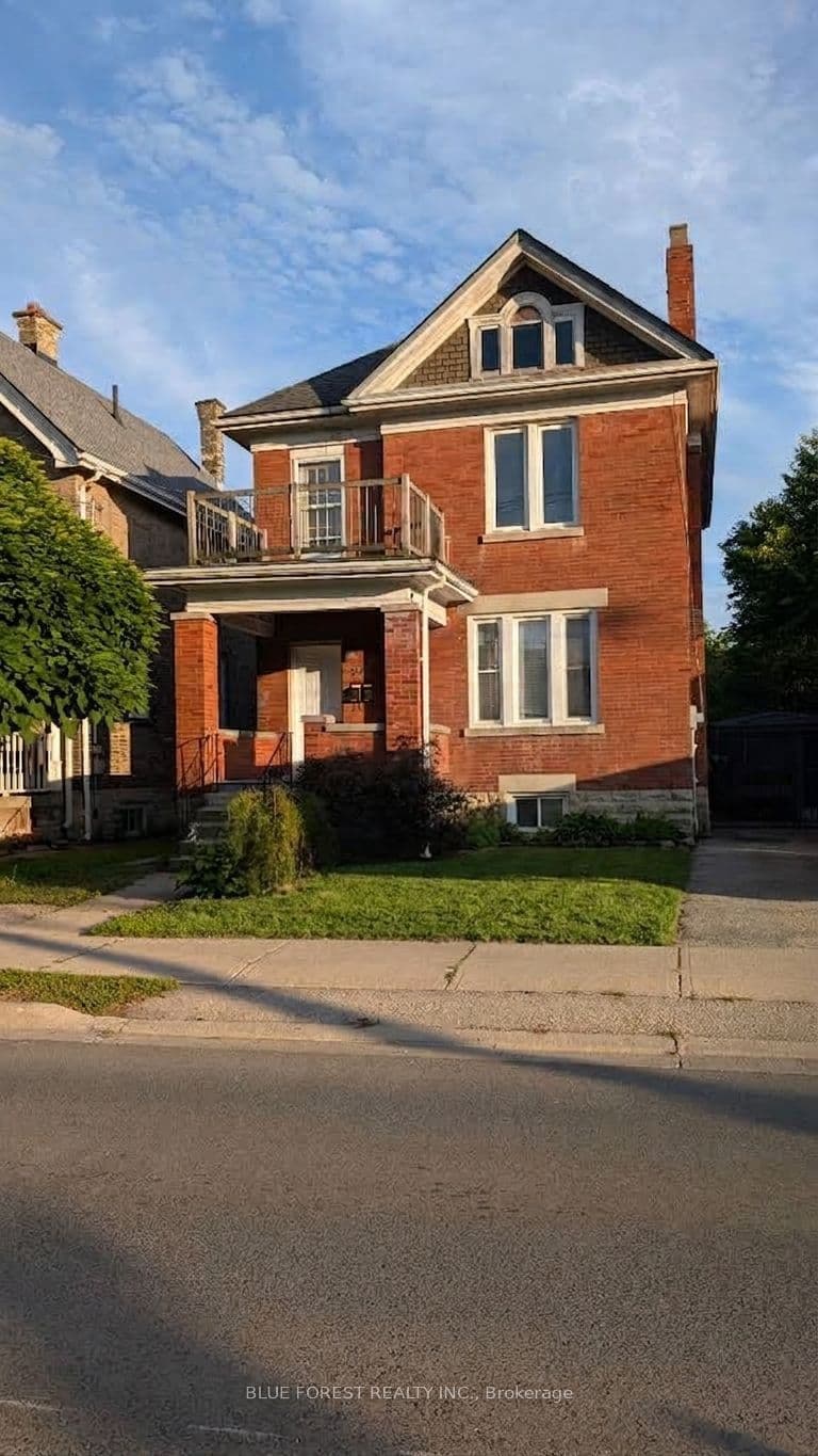 867 Queens Avenue photo 1
