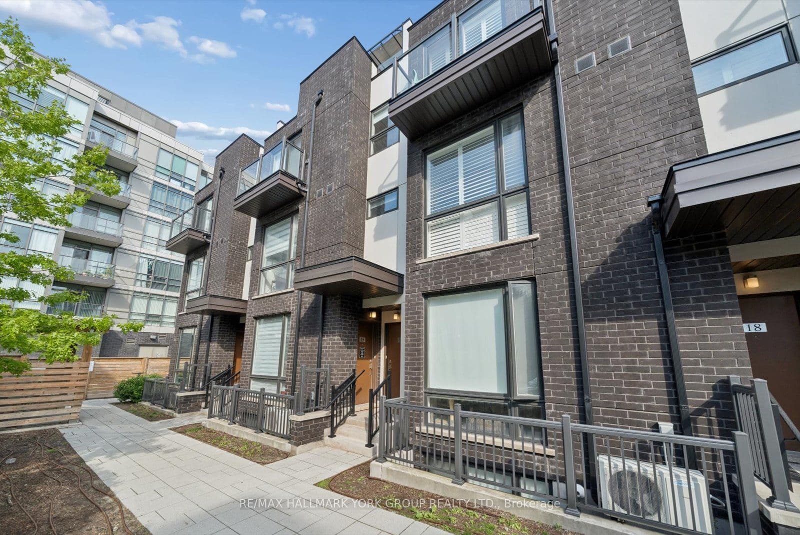 Unit 16 24 Fieldway Road photo 1