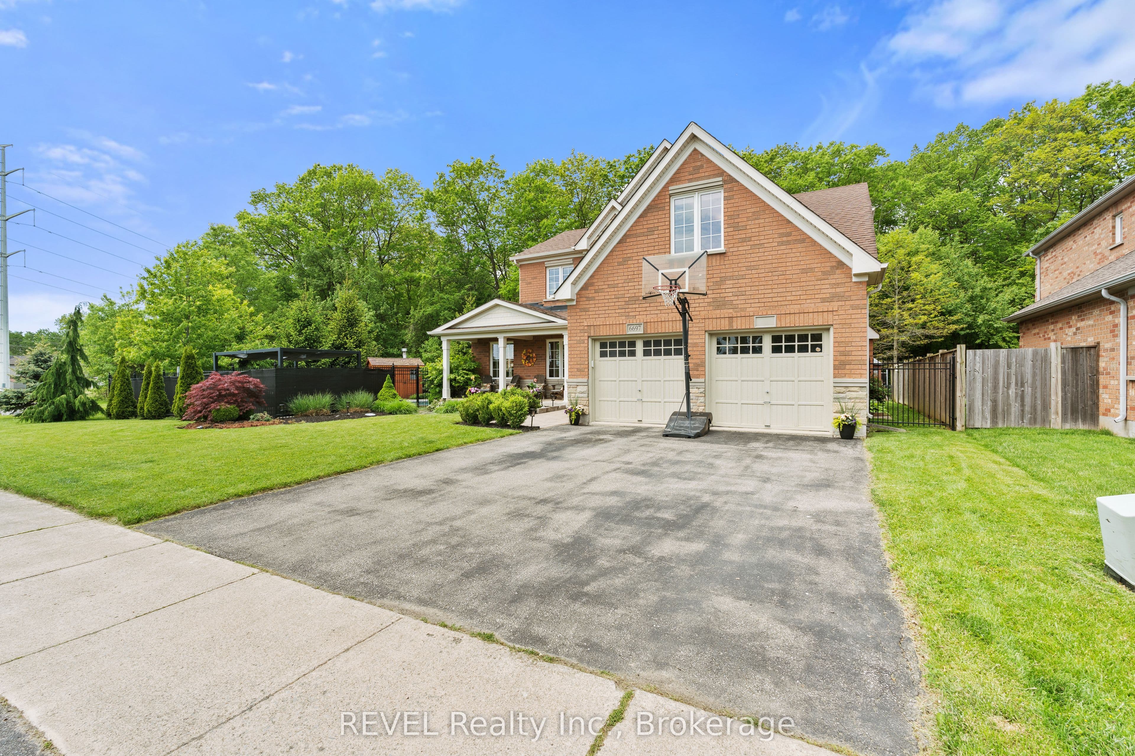 6697 St Michael Avenue photo 1