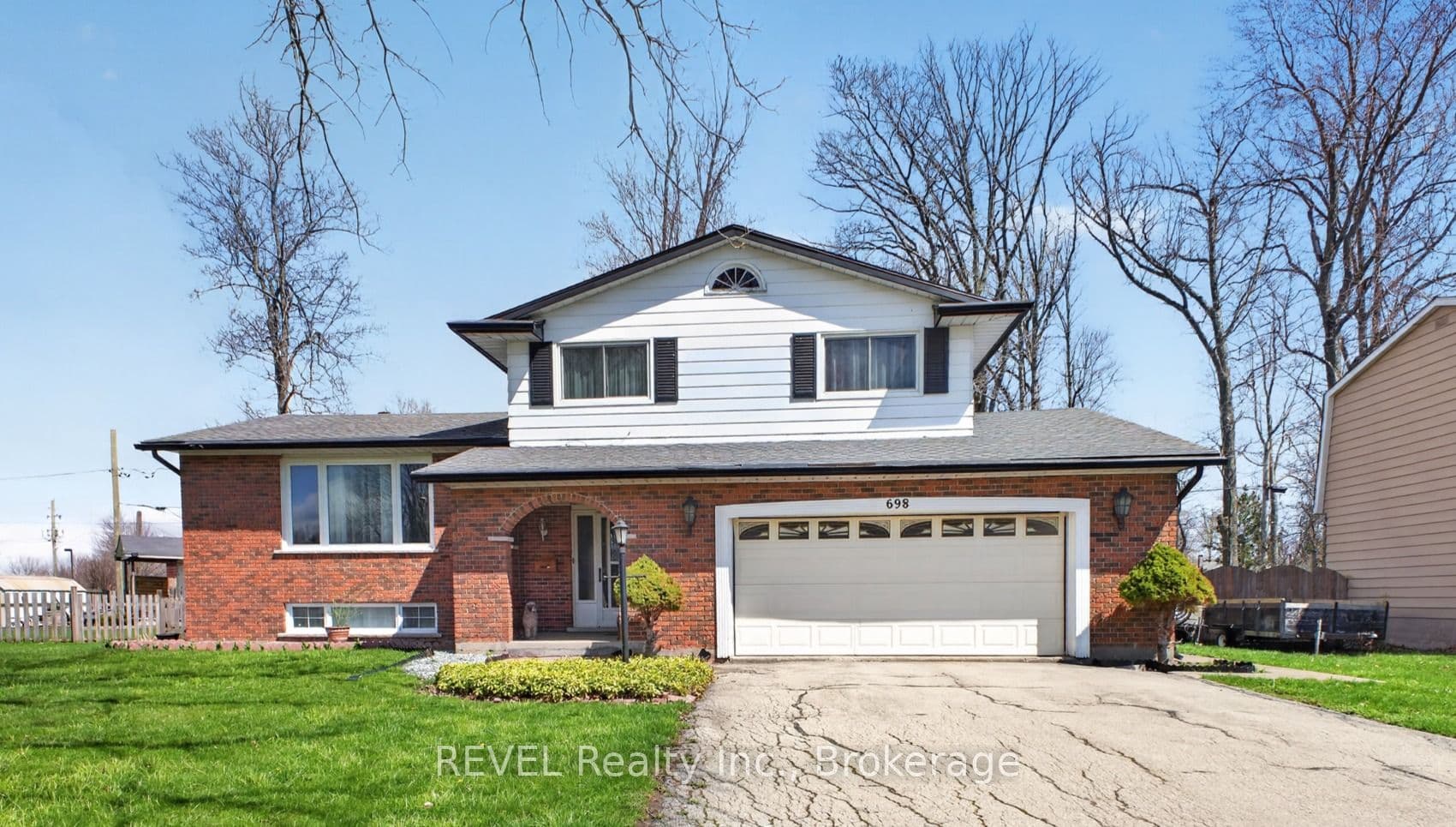 698 Daytona Drive photo 1