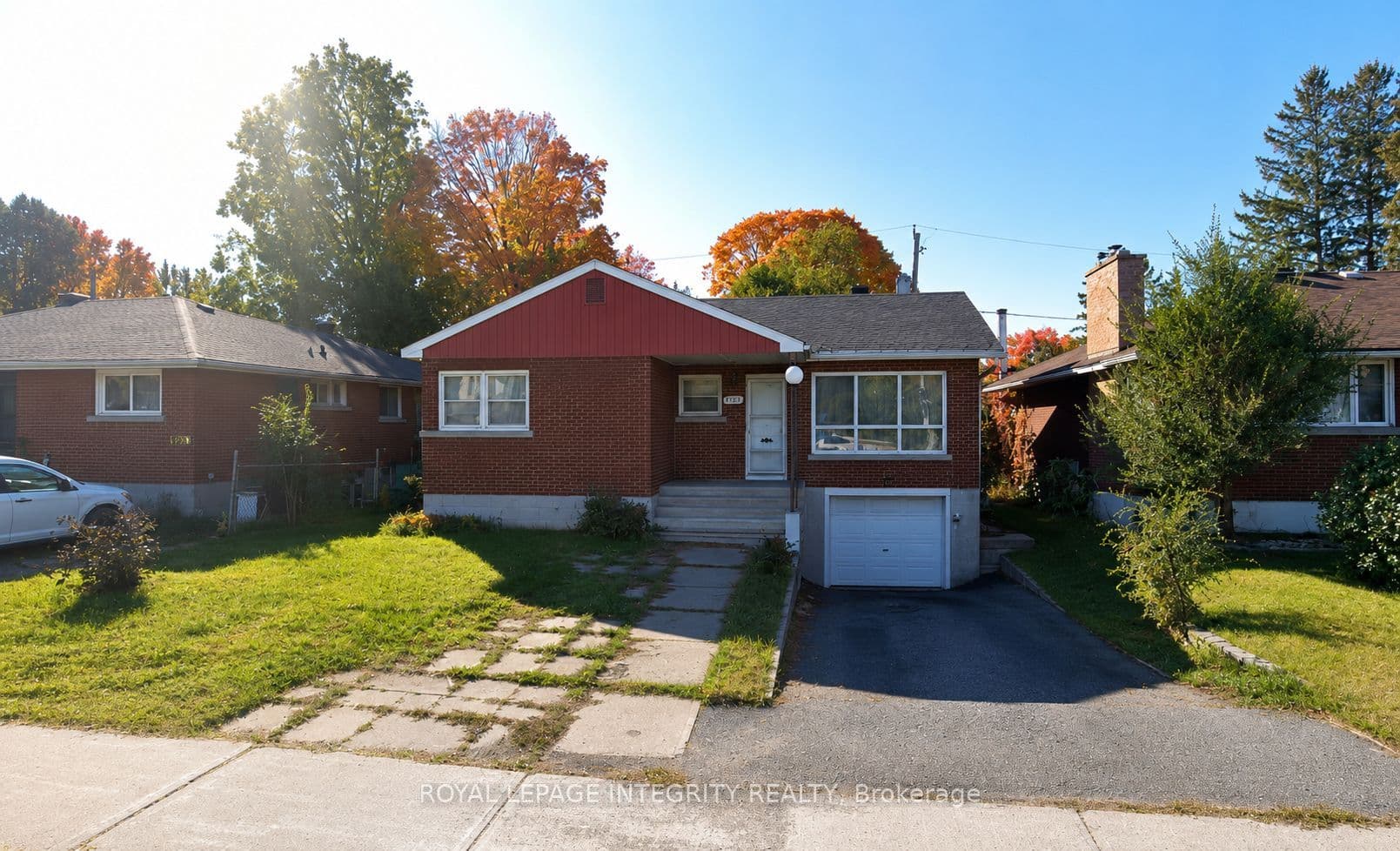 1274 Woodroffe Avenue photo 1