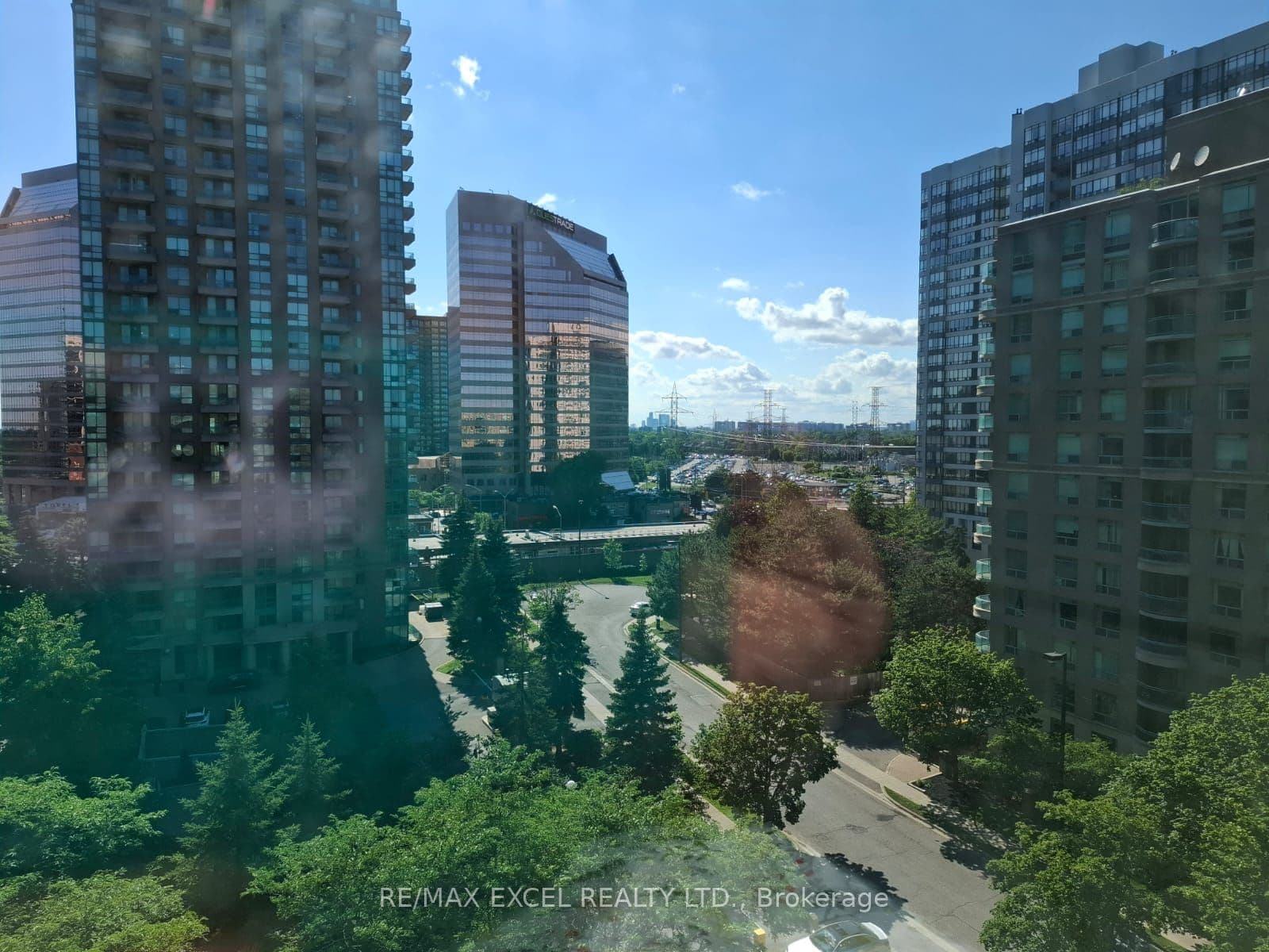 Unit 902 39 Pemberton Avenue photo 1