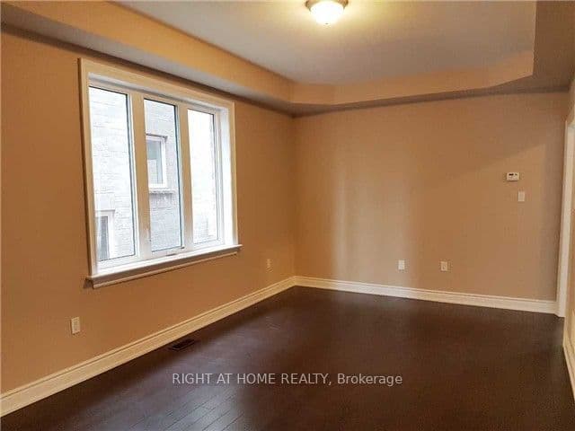 11 Richmond Park Drive photo 1