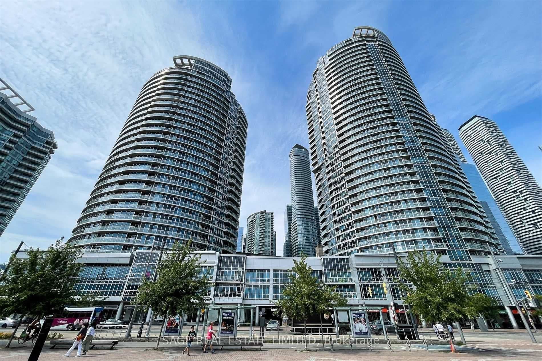 Unit 1711 218 Queens Quay photo 1