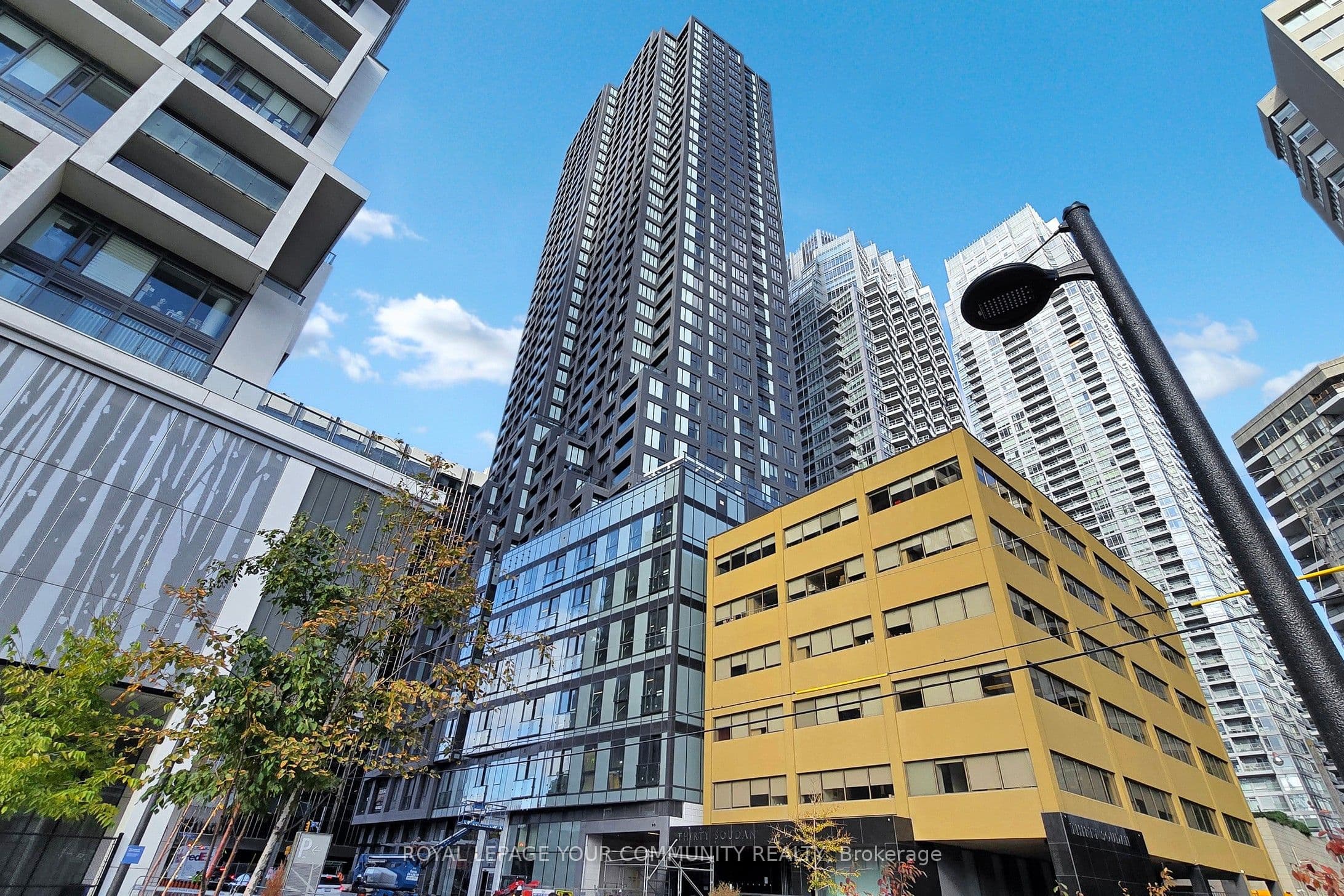 Unit 2504 20 Soudan Avenue photo 1