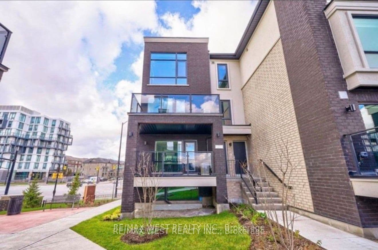 Unit 2 185 Veterans Drive photo 1