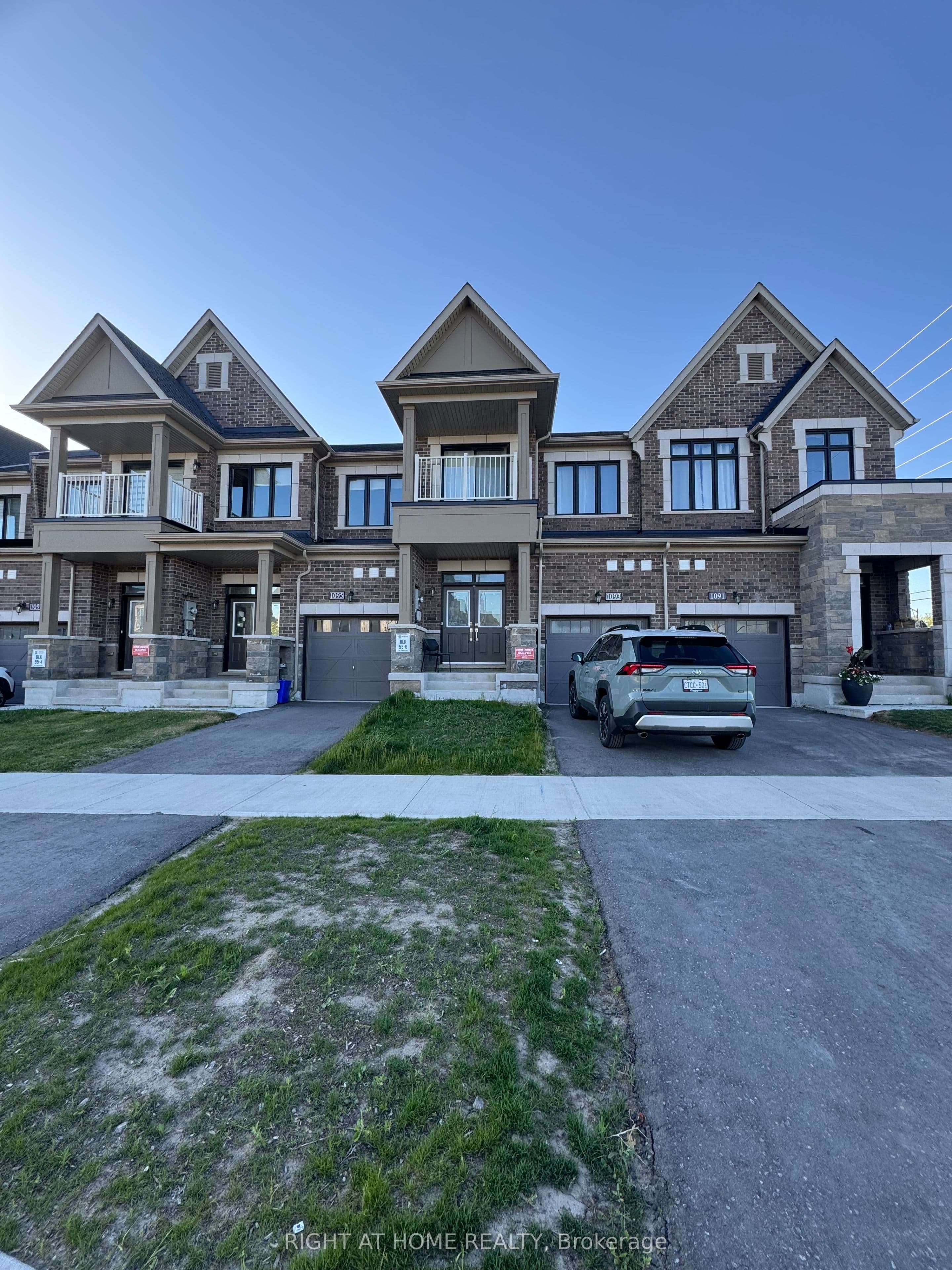 1093 1093 Thompson Drive photo 1