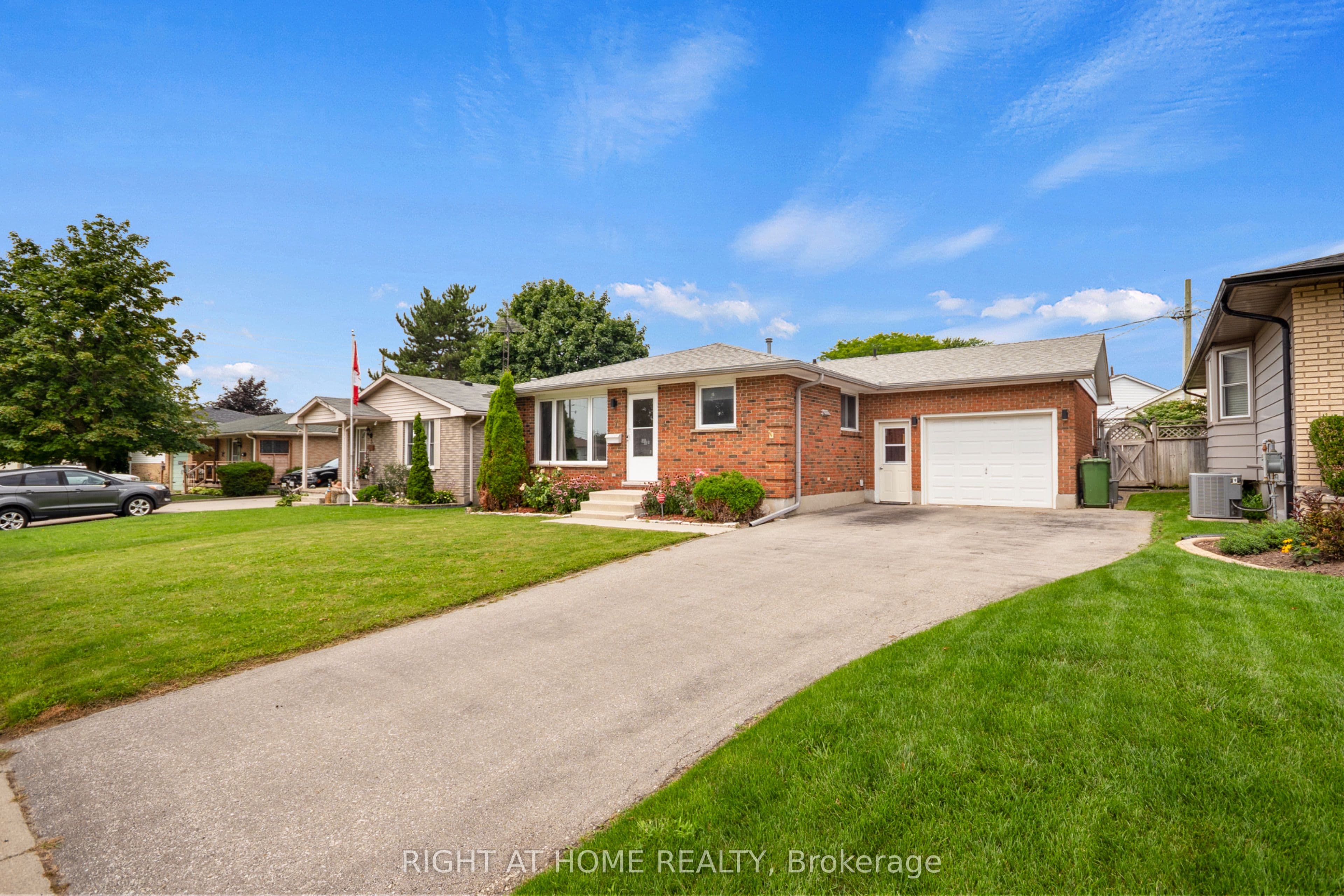 7 Raven Avenue photo 1