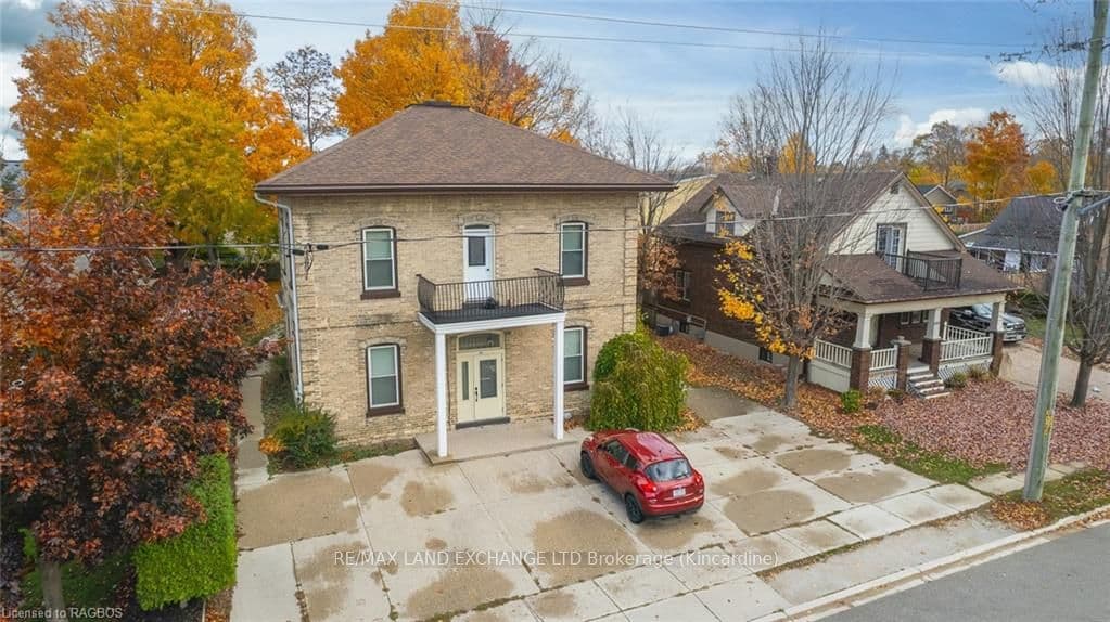 695 MILL Street photo 1