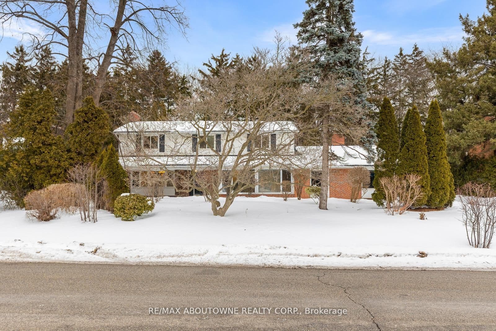 145 Wolfdale Avenue photo 1