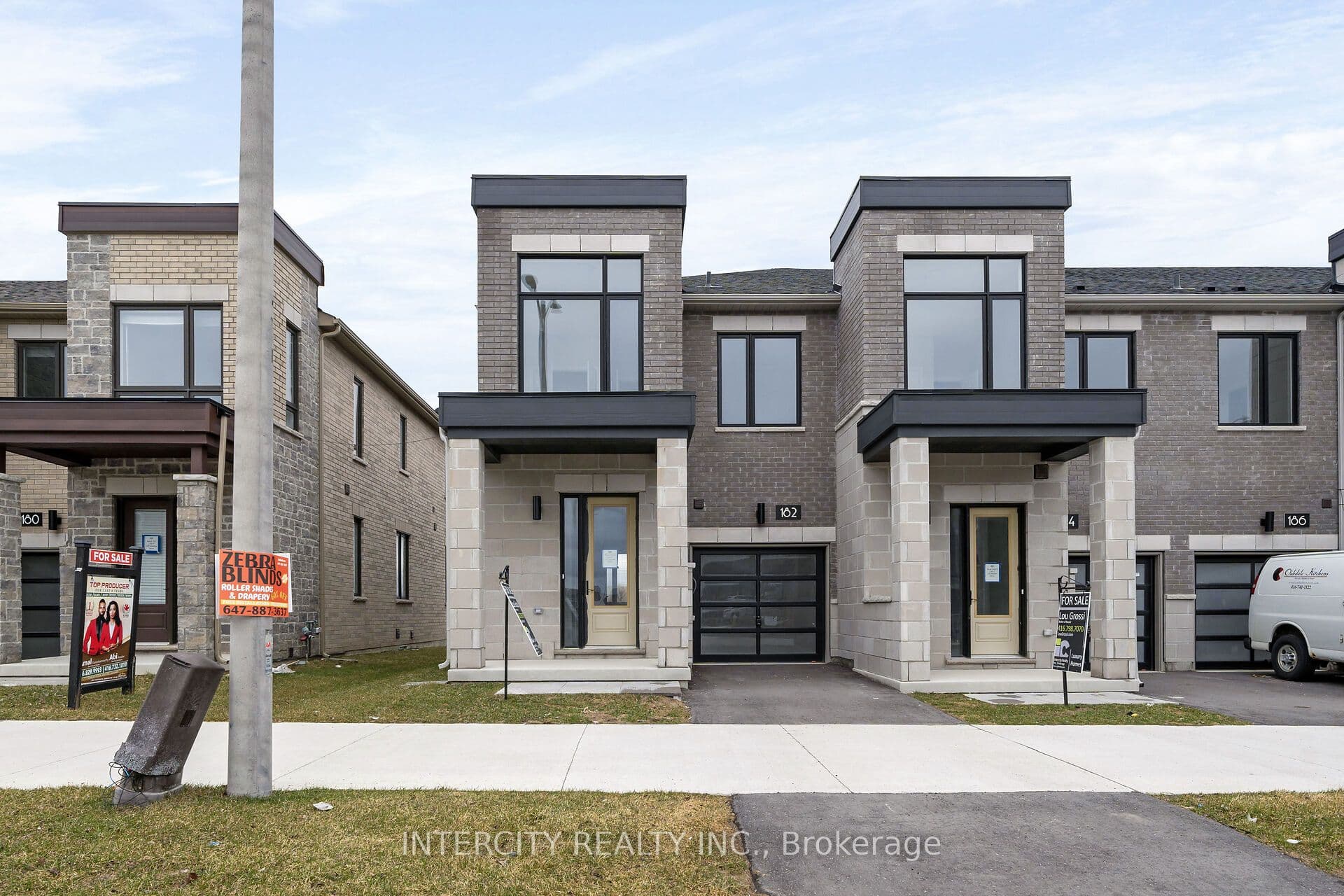 182 Mumbai Drive photo 1