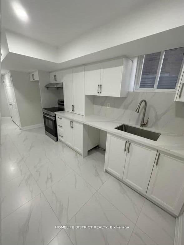 51 Sharpe Crescent photo 1