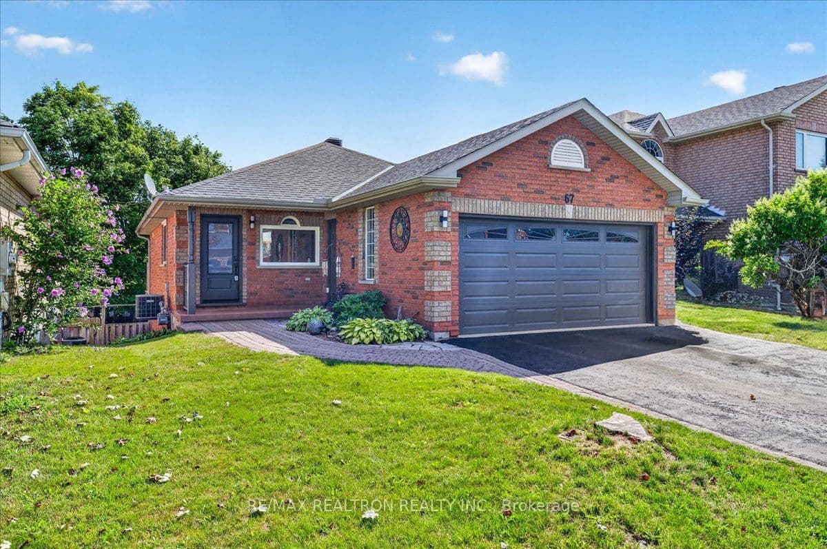 67 Victoria Drive photo 1
