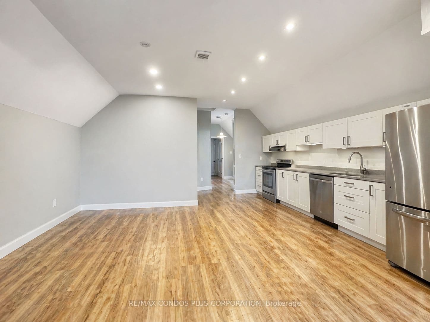 869 Beach Boulevard photo 1