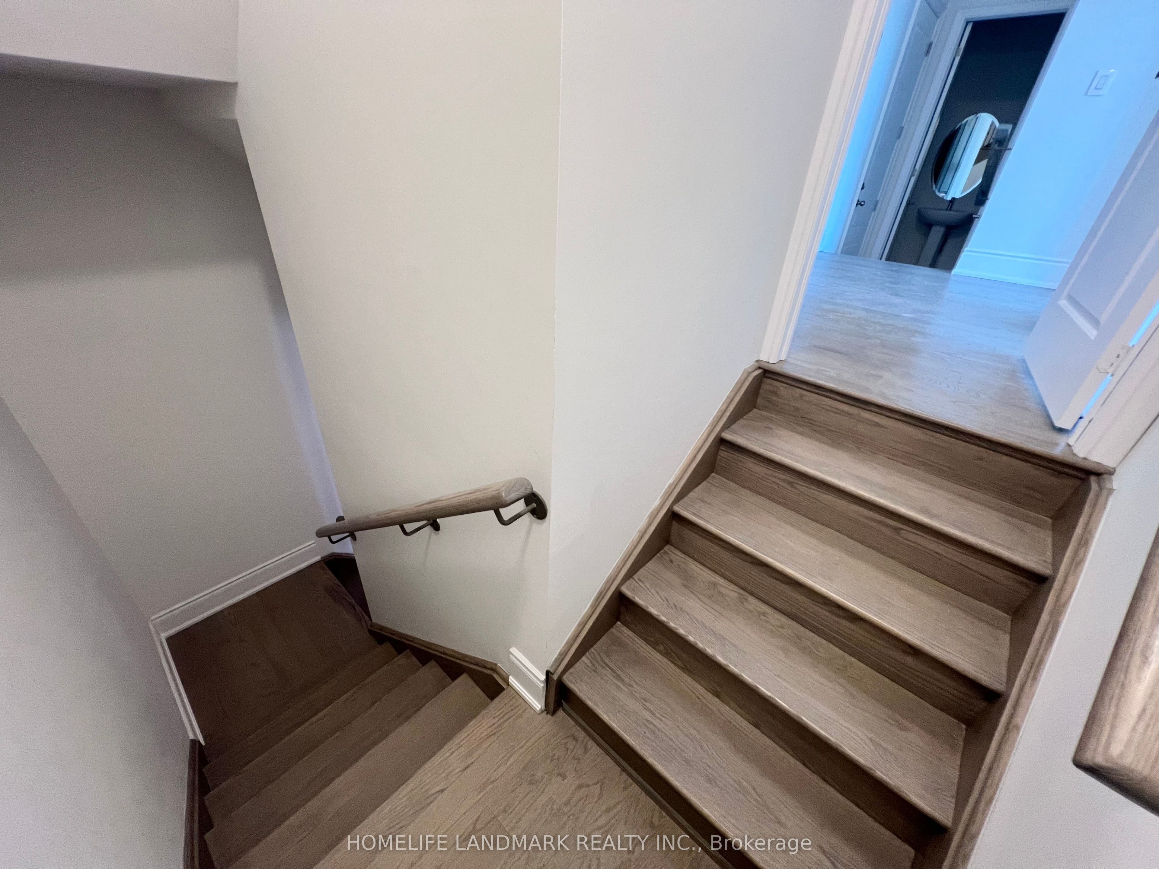 19 Fairlawn Avenue photo 1