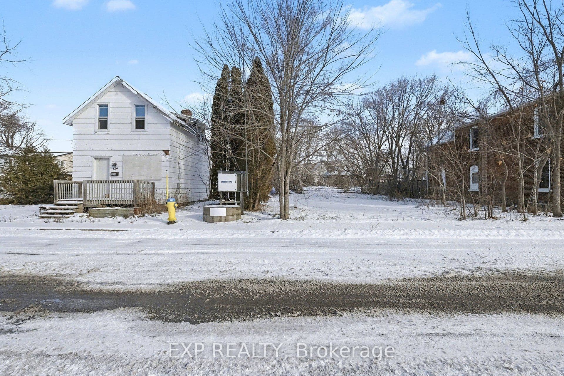 135 CHARLES Street photo 1
