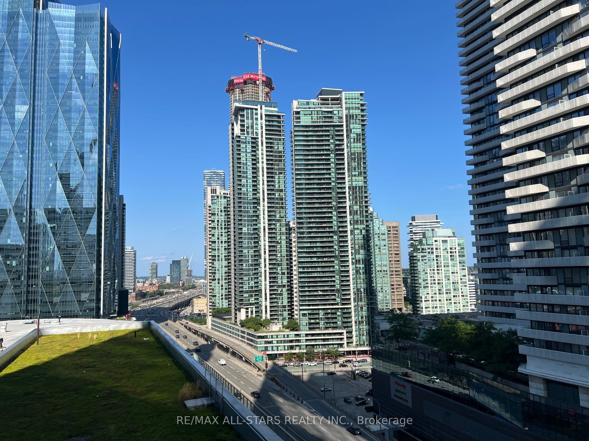 Unit 1306 55 Bremner Boulevard photo 1