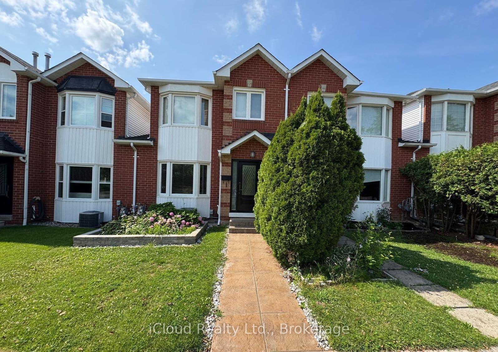 110 Glenashton Drive photo 1