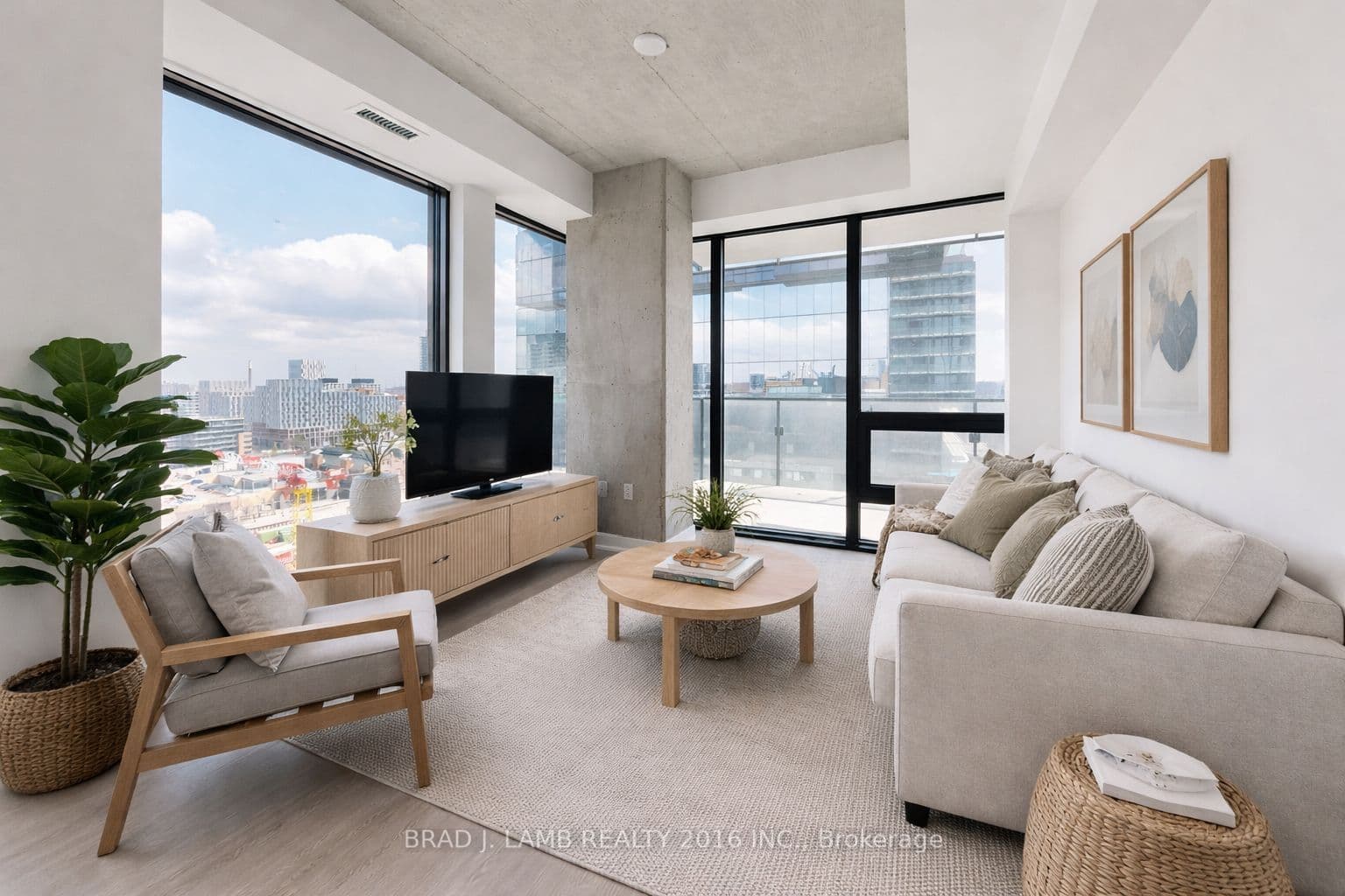 Unit 2702 284 King Street photo 1
