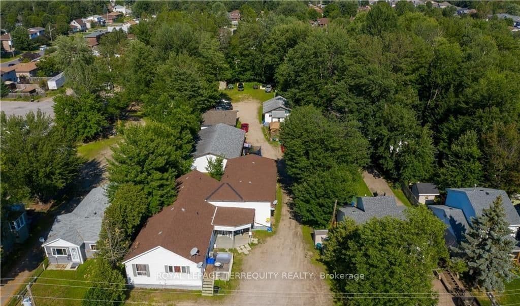 550 Lakeshore Drive photo 1