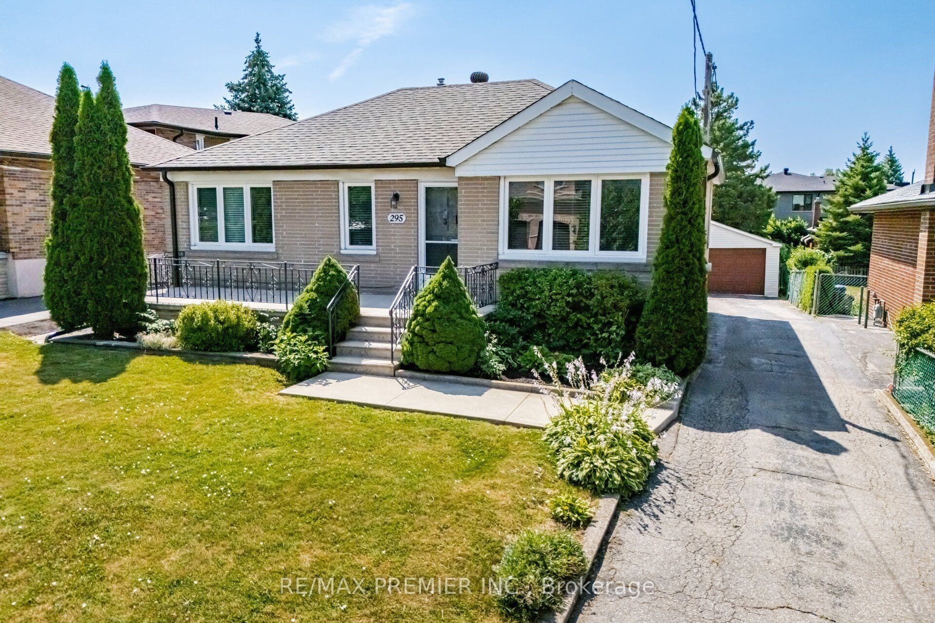 295 Falstaff Avenue photo 1