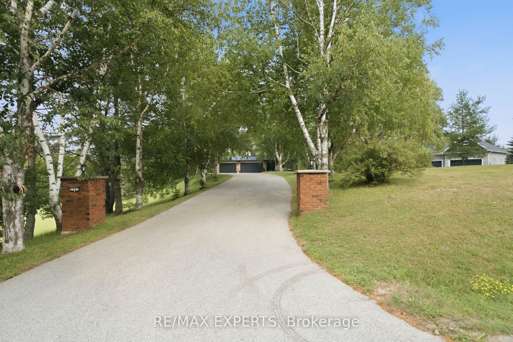 2003 Grand Vista Court photo 1
