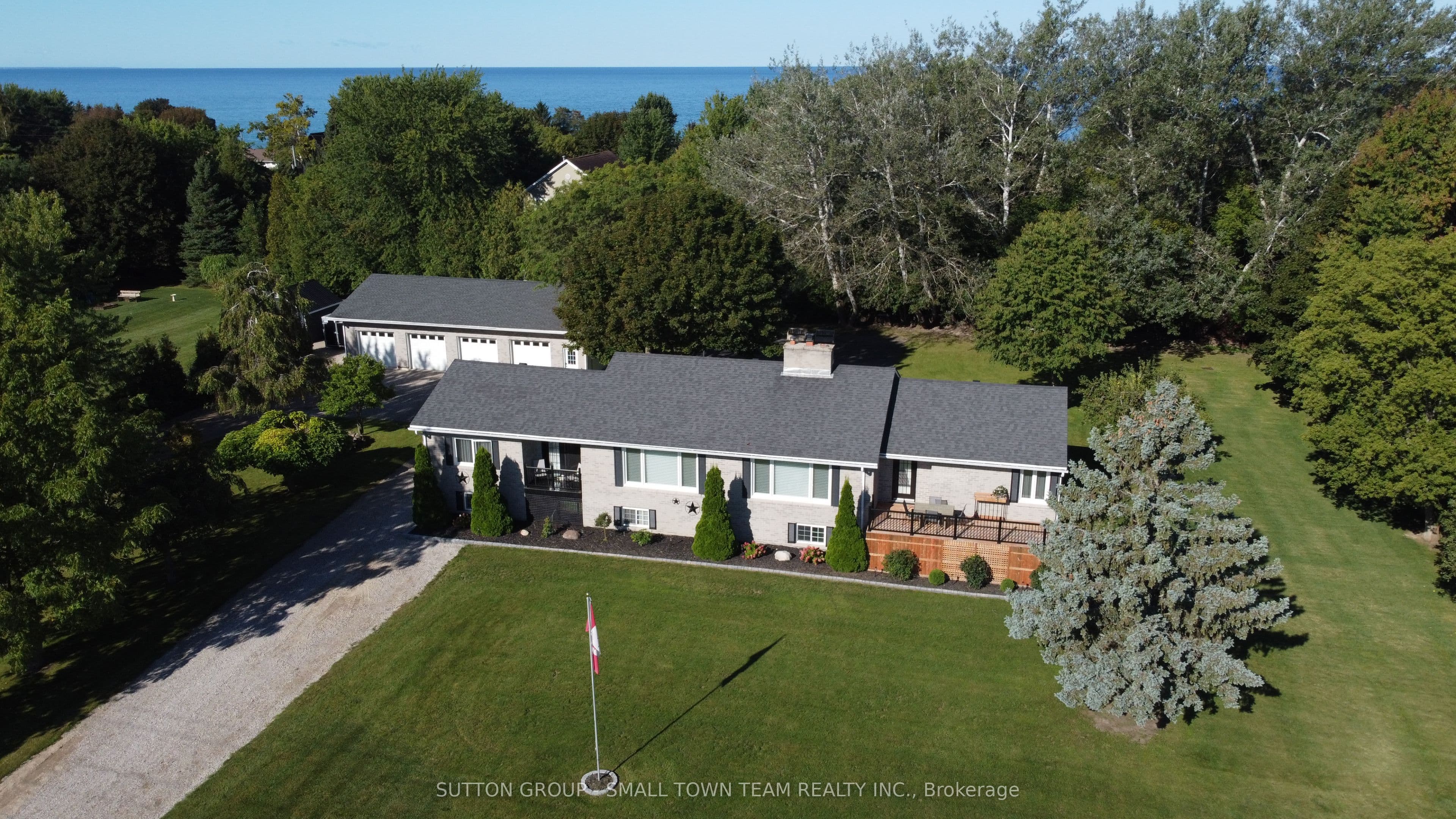 72213 Bluewater Highway photo 1