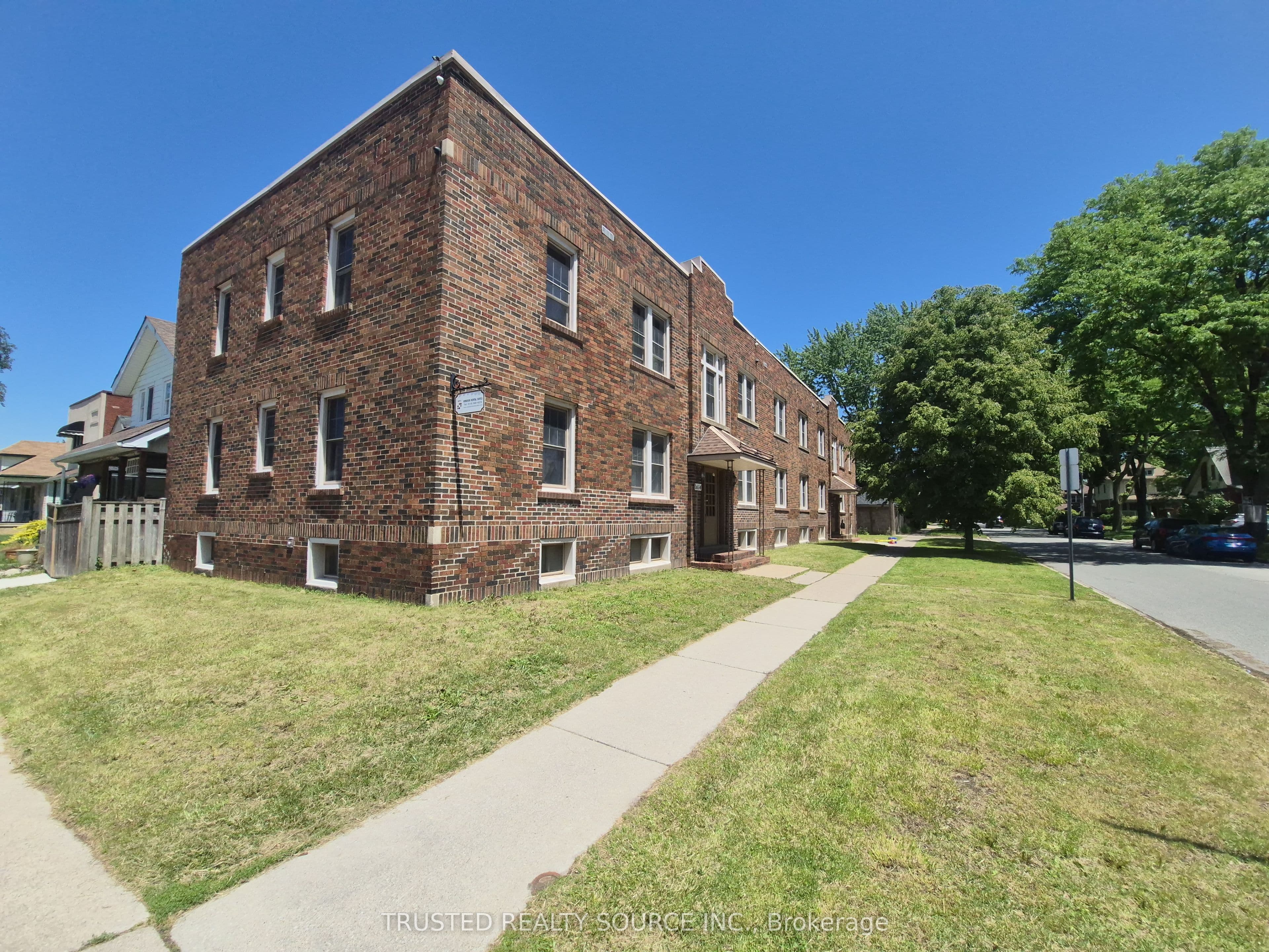 Unit #3 1614 Ontario Street photo 1