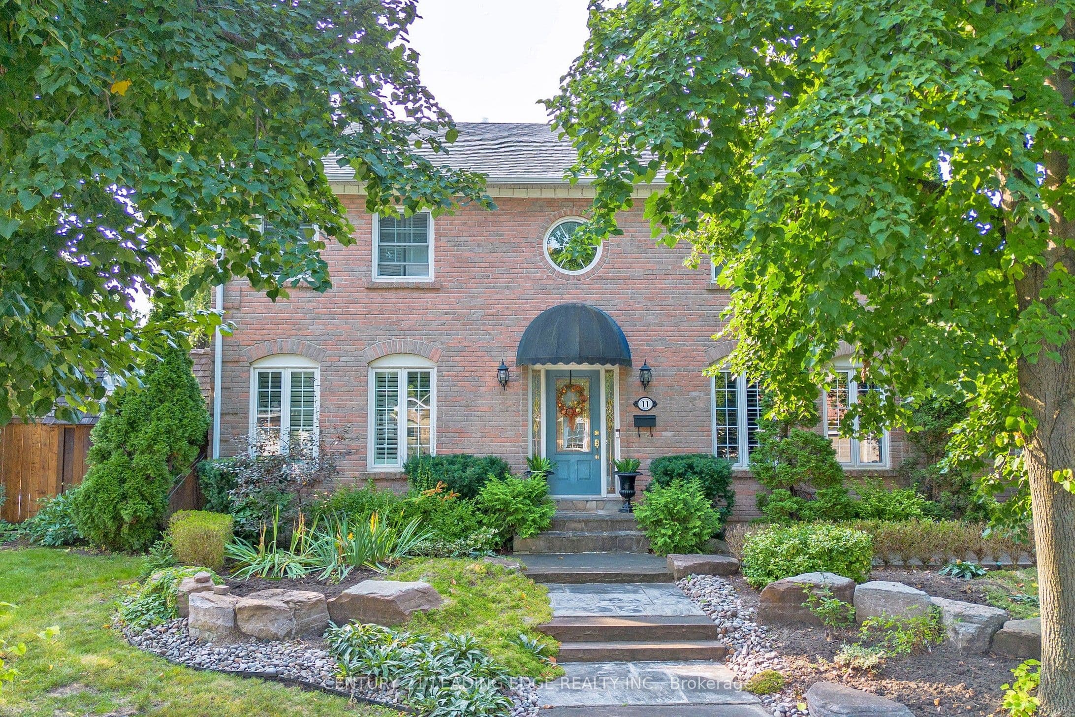 11 Hedgewood Drive photo 1