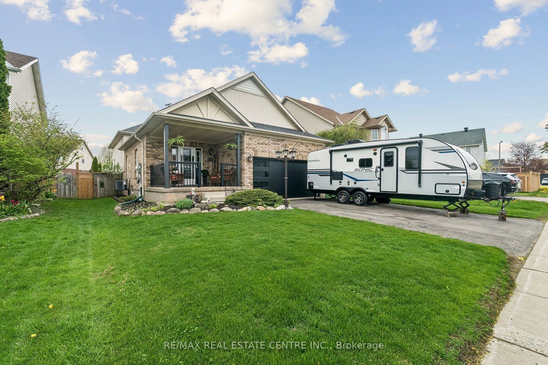 704 Russell Court photo 1