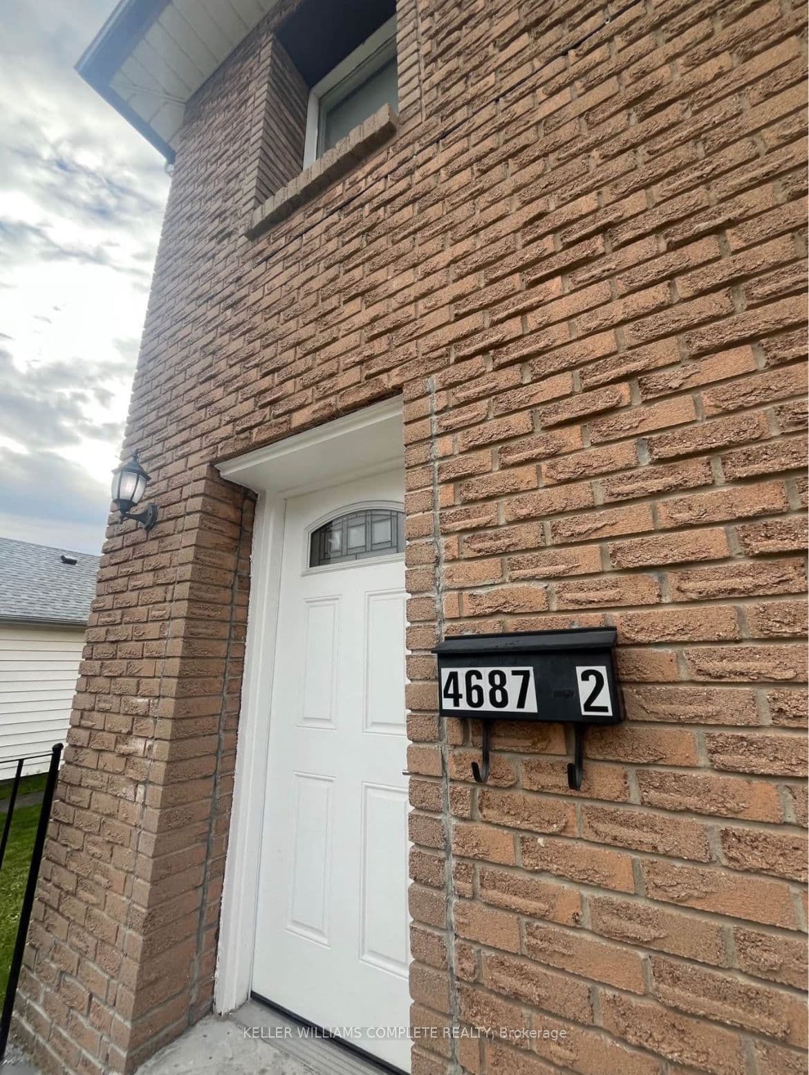 Unit 2 4687 First Avenue photo 1