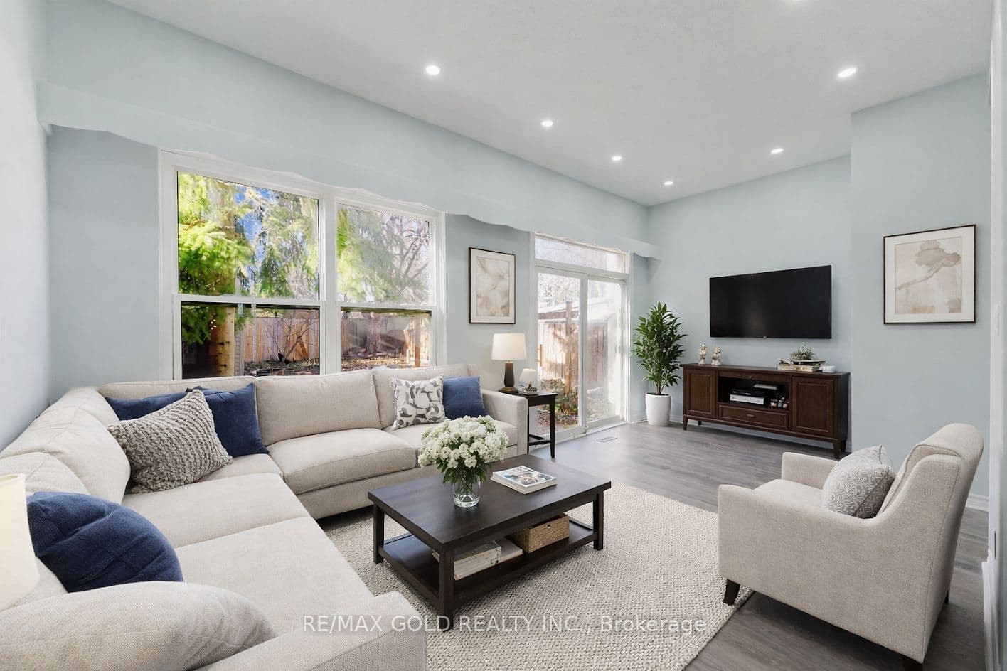 16 Crawford Drive photo 1