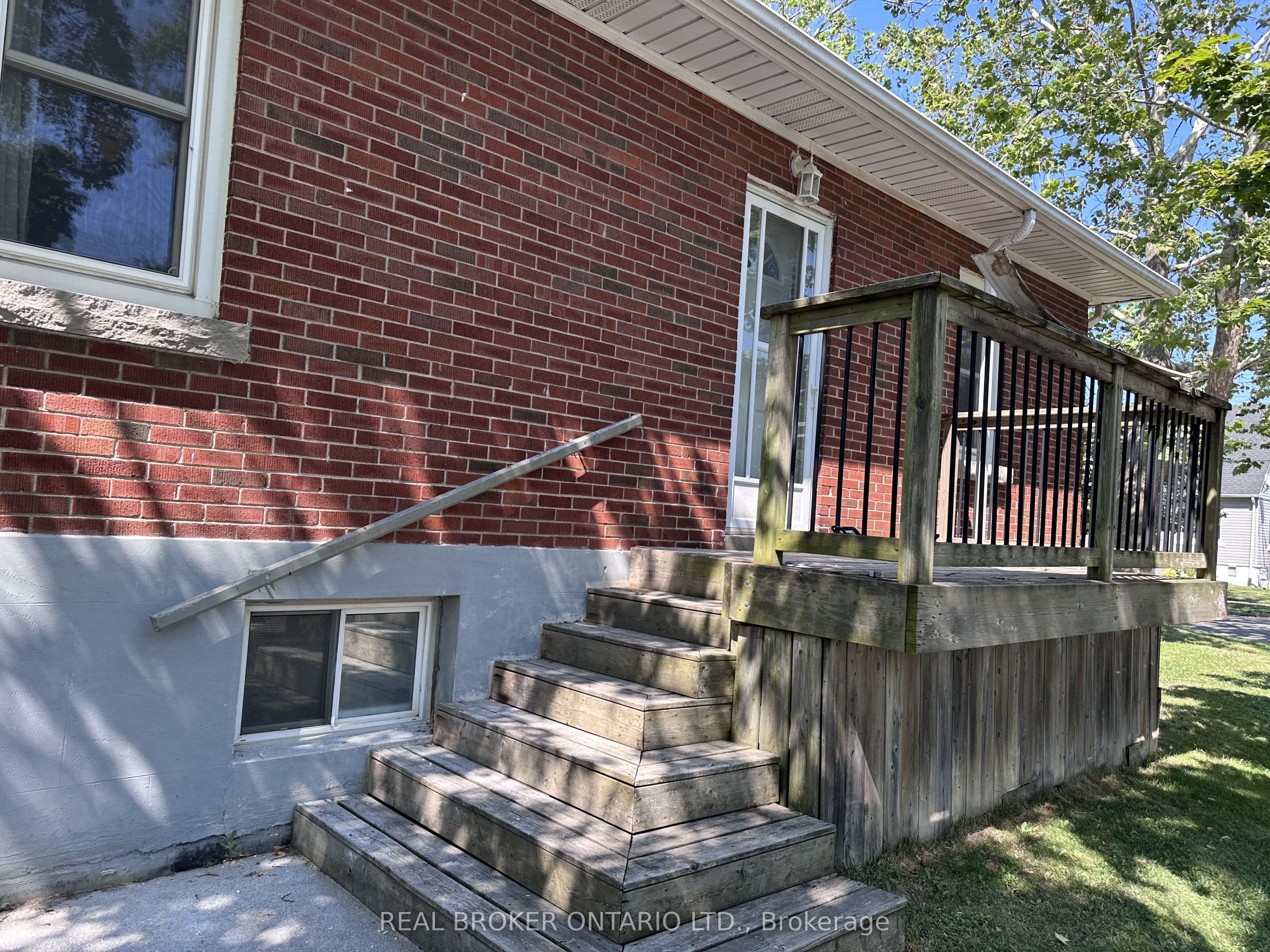 Unit Lower 311 WALLACE Avenue photo 1