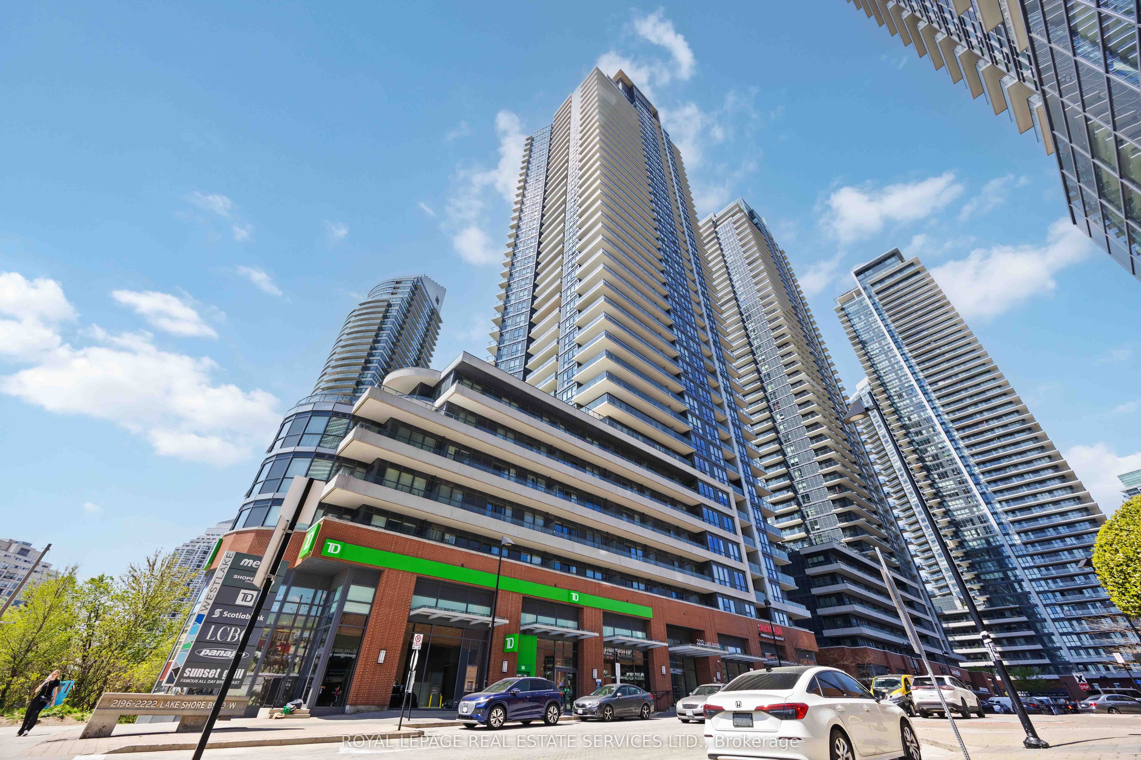 Unit 3807 2212 Lake Shore Boulevard photo 1