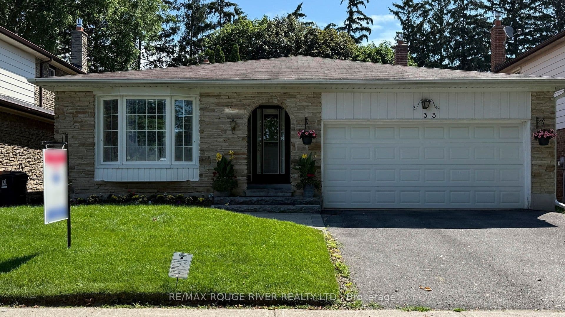 33 Pepper Tree Drive photo 1