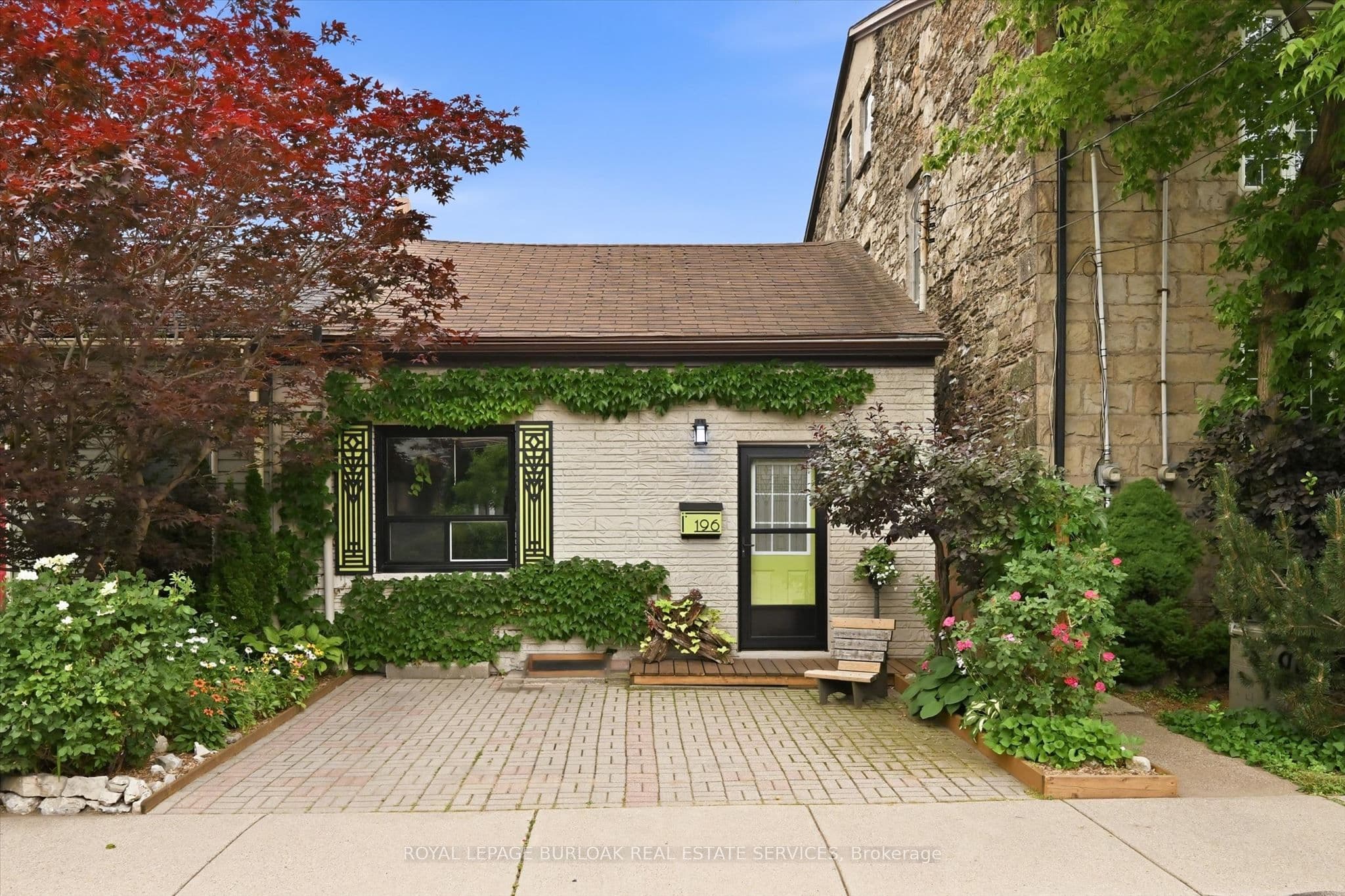 196 Ray Street photo 1