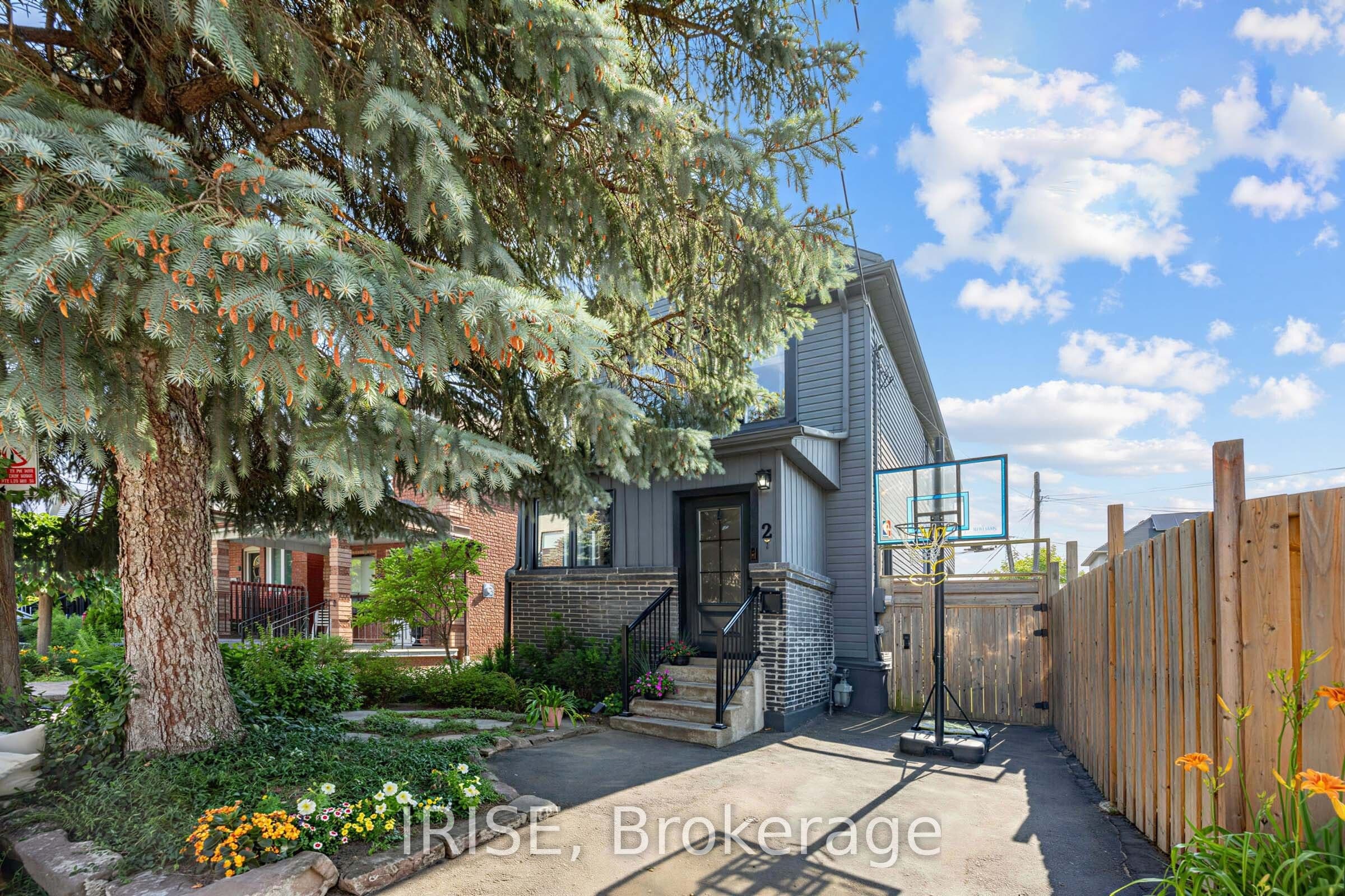 2 Beechwood Avenue photo 1