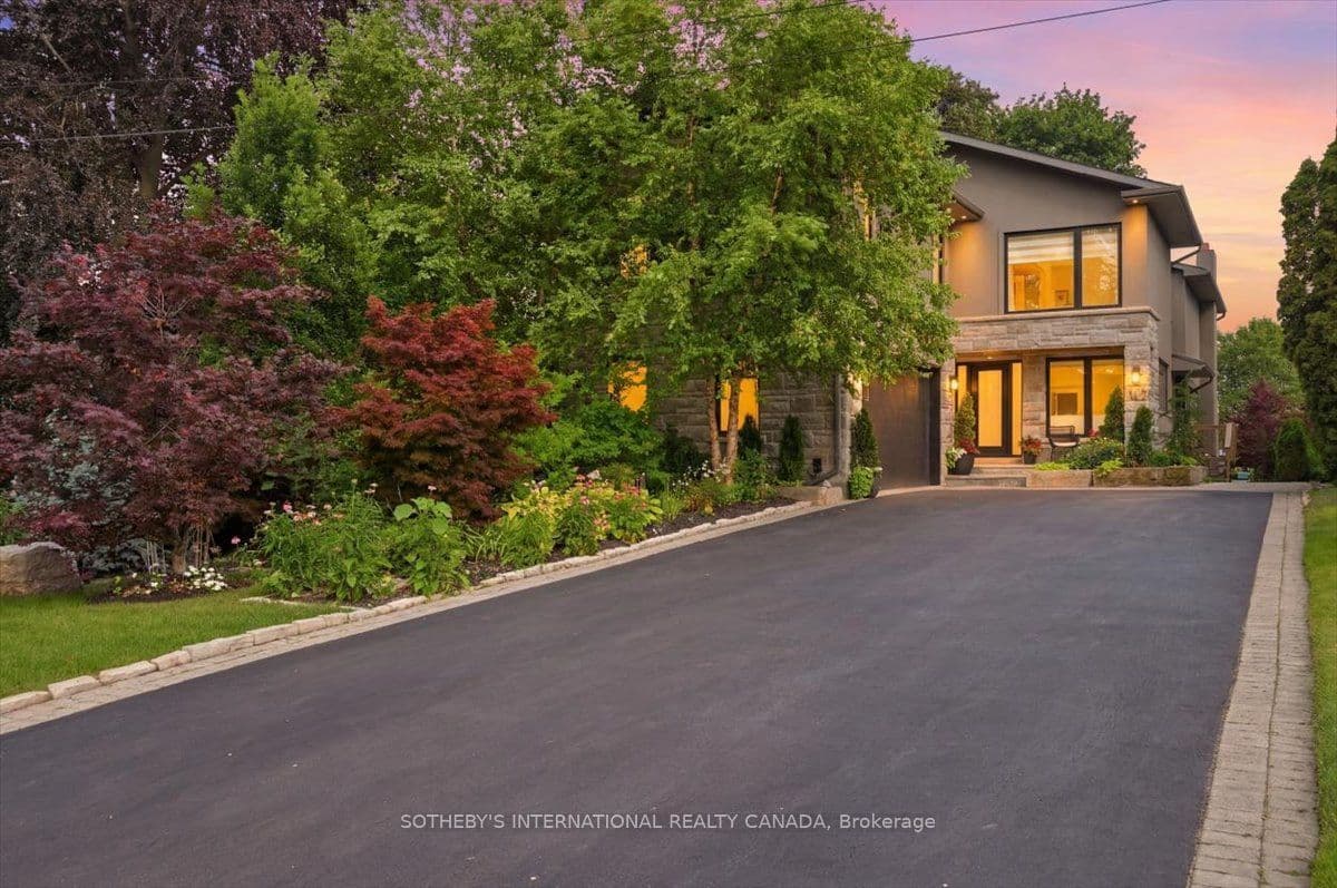 102 Cumberland Drive photo 1