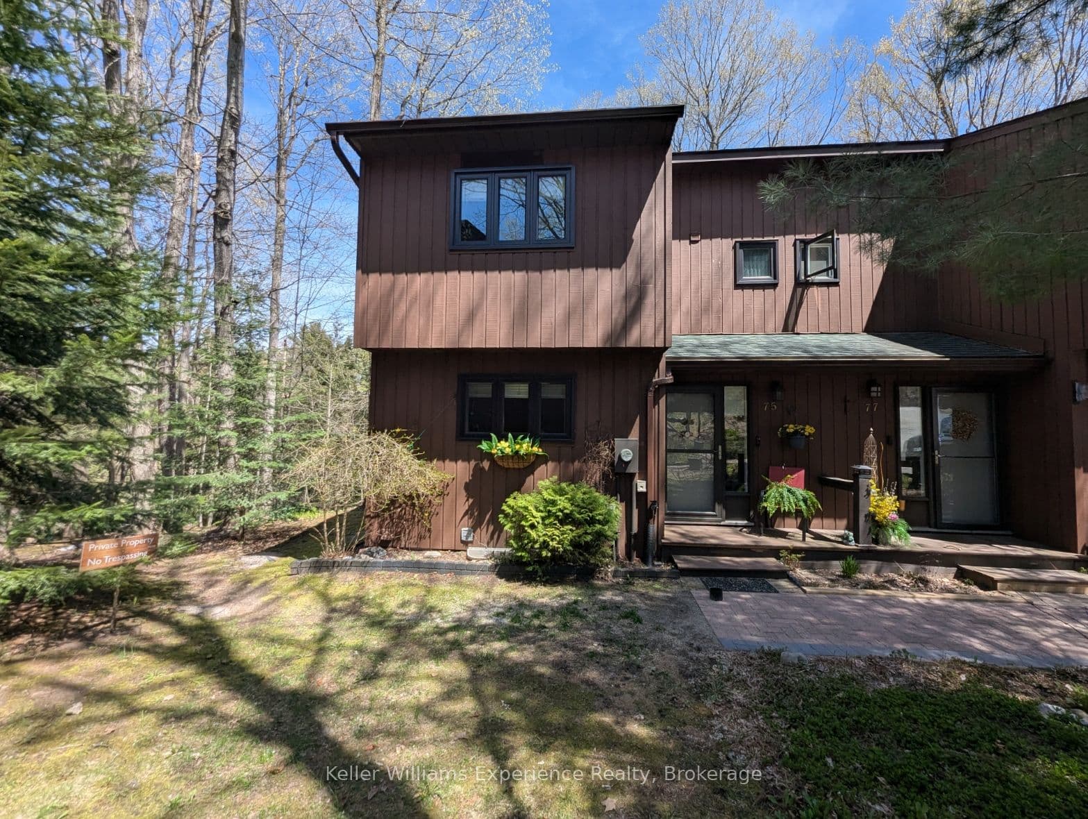 75 Southbank Drive photo 1