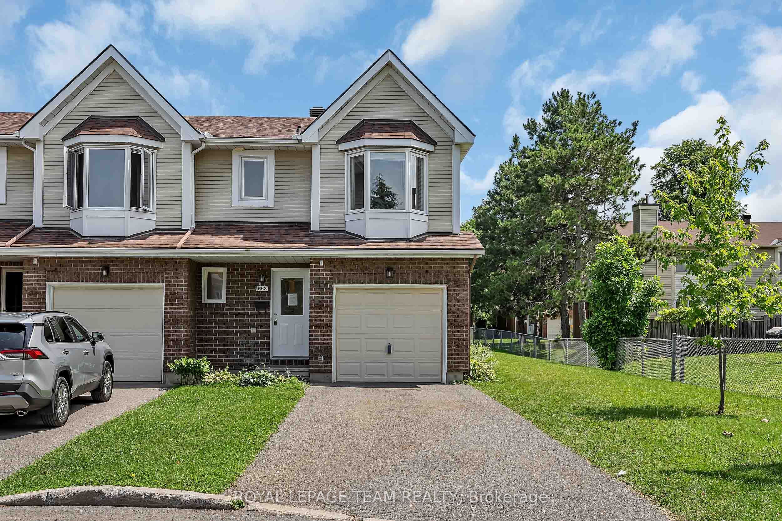 563 Parasol Court photo 1