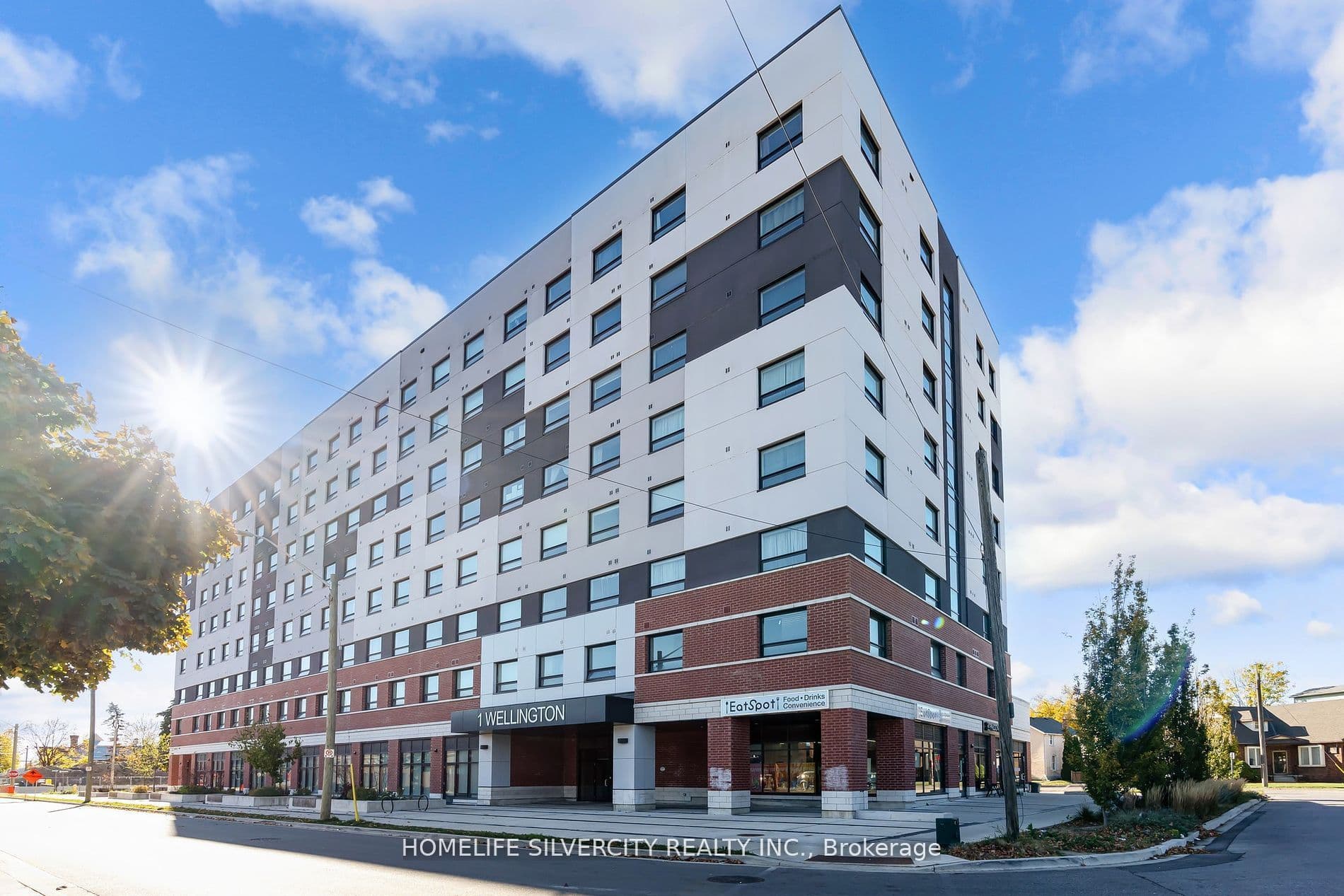 Unit 615 1 Wellington Street photo 1