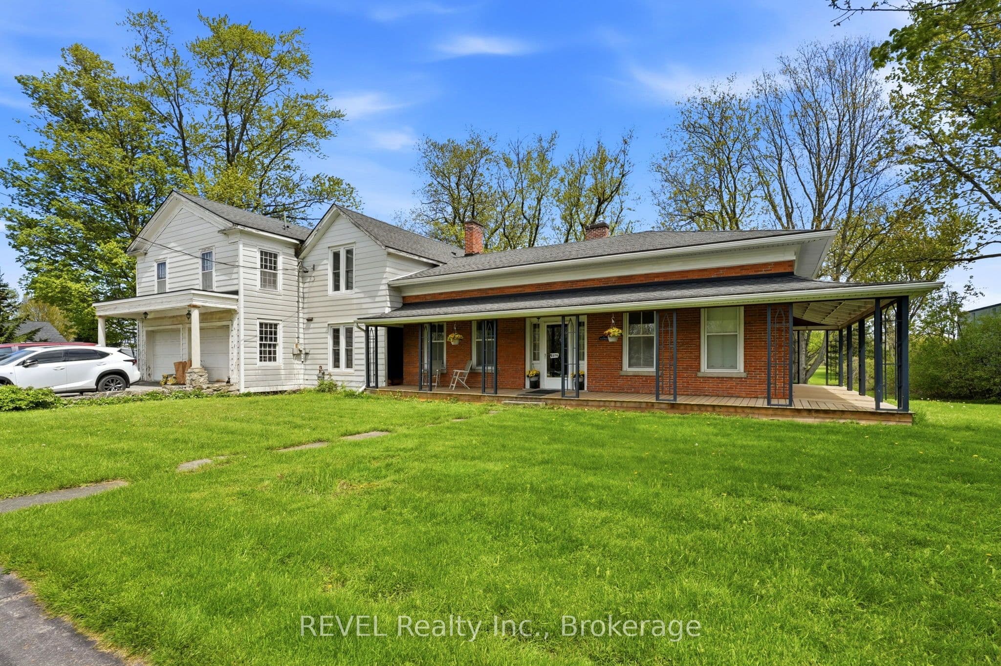 2376 Centre Street photo 1