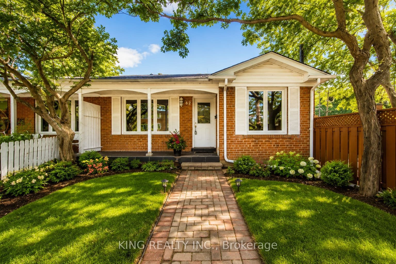 62 Camwood Crescent photo 1