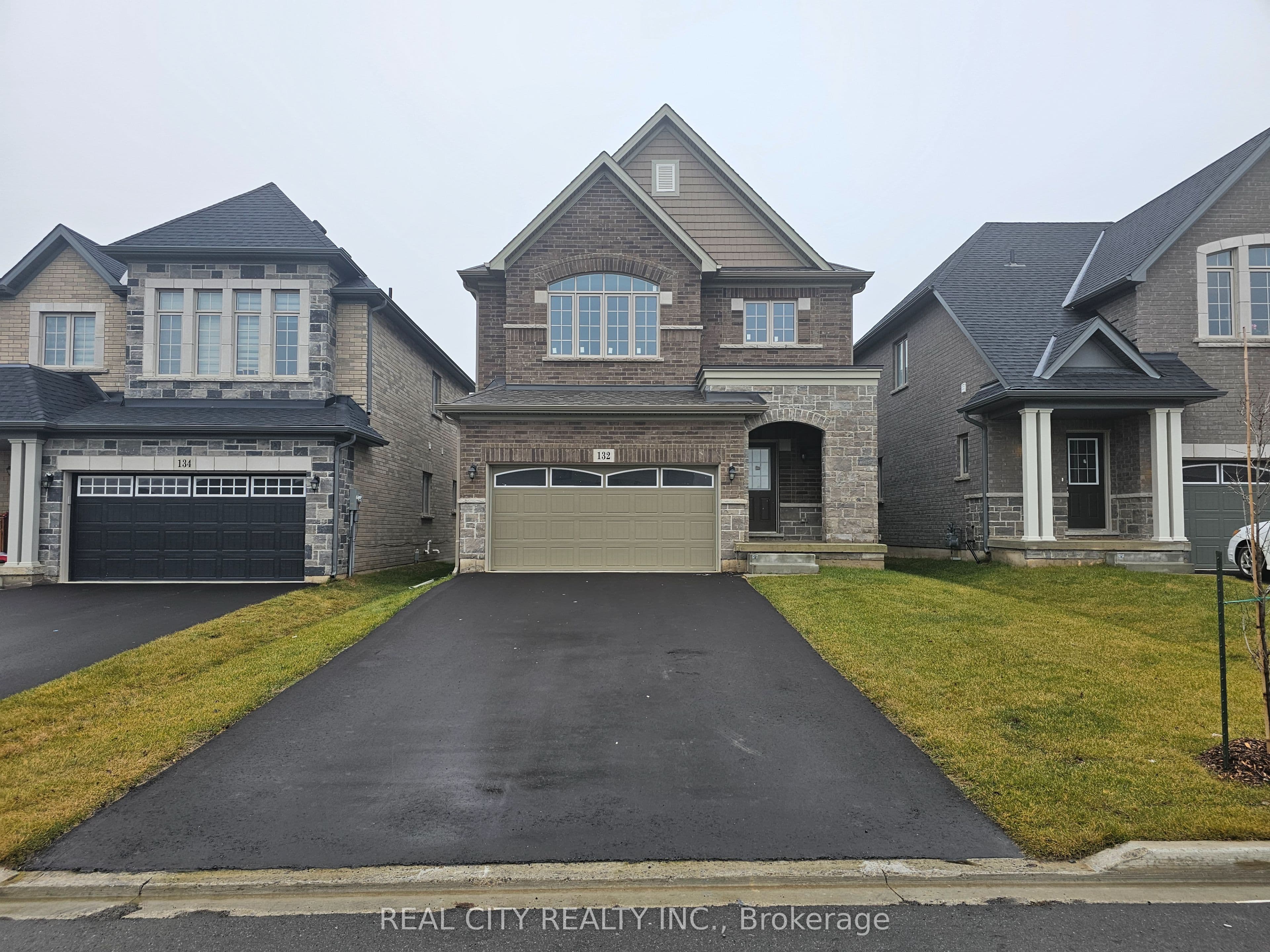 132 Sunset Way photo 1