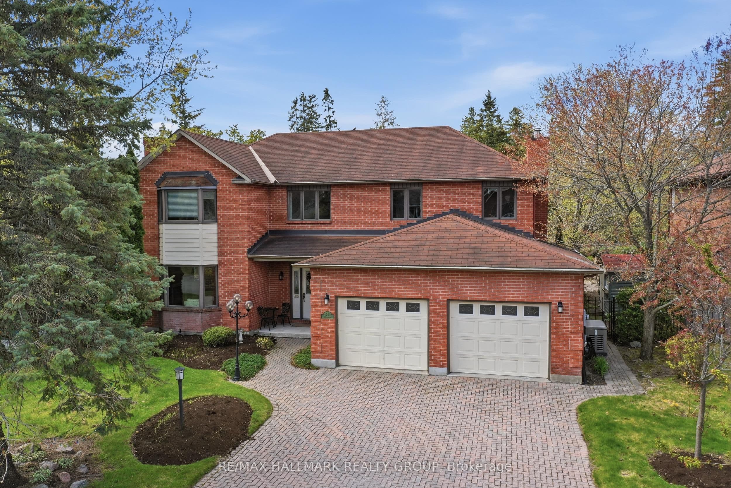 20 Halldorson Crescent photo 1