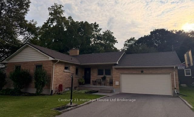 31 Parkwood Drive photo 1