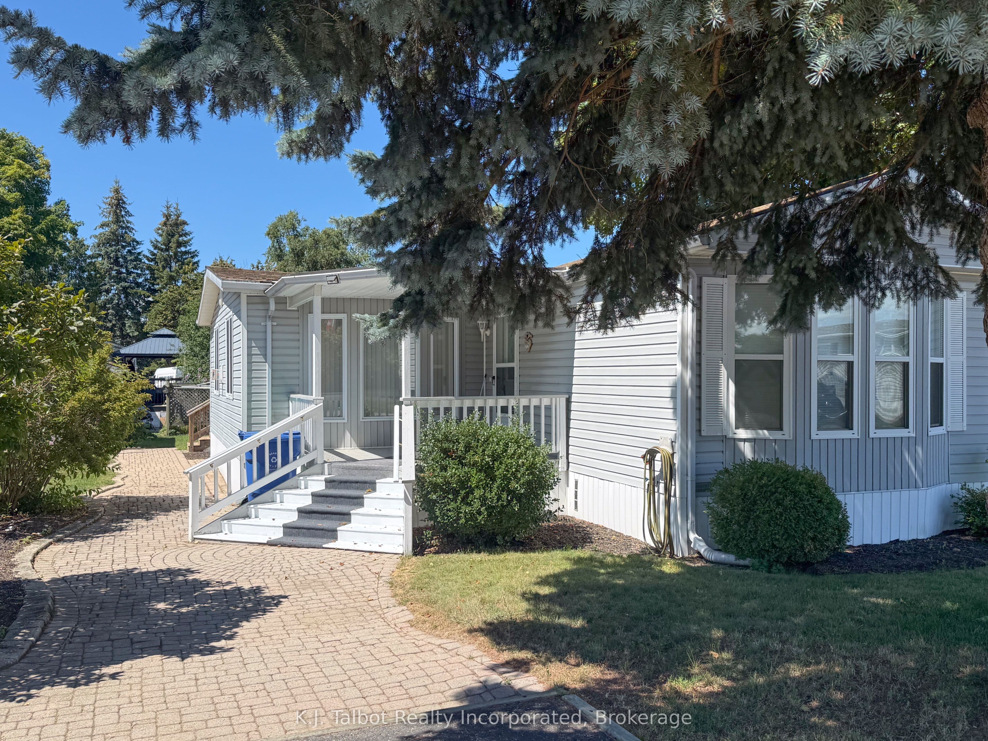 55 Algonquin Lane photo 1